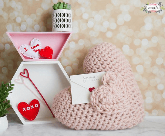 Love Note Valentine Crochet Pocket Pillow Pattern by Sewrella