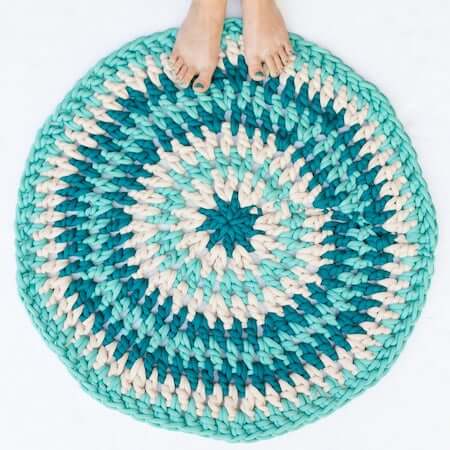 Quick And Easy Crochet Rug Pattern by Teal And Finch