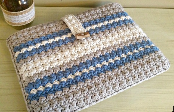 crochet laptop bag