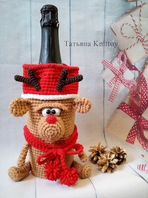 Crochet Christmas Reindeer Wine Bottle Cover Pattern by Knittoy World