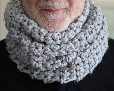 Easy Crochet Mens Cowl Pattern by Pretty Darn Adorable