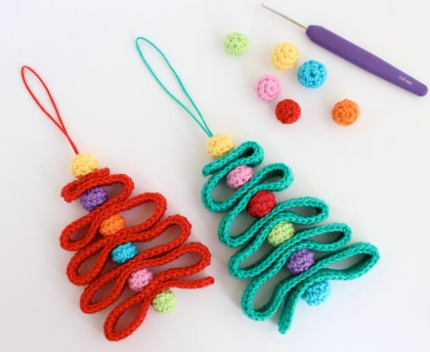 Crochet Ribbon Christmas Tree Pattern by Poppy&Bliss