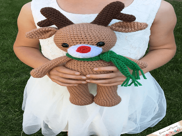 Amigurumi Reindeer Pattern by Grace and Yarn 