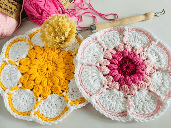 Starburst Daisy Dishcloth Crochet Pattern by Lullaby Lodge 