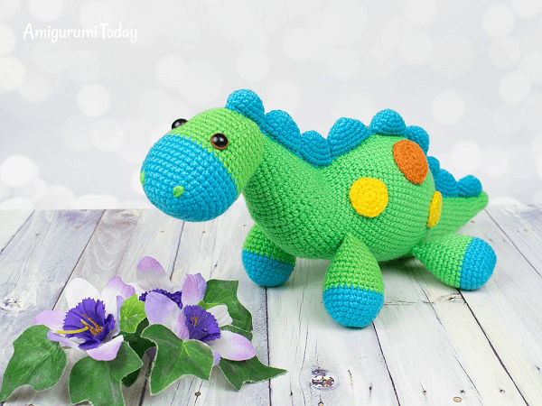 Stegosaurus Dinosaur Crochet Pattern by Amigurumi Today