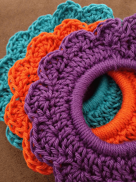 Flower Hair Scrunchie Crochet Pattern by Dorothee Grall