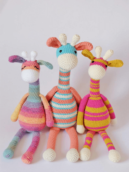 Giraffe Amigurumi Crochet Pattern by Kornflake Stew