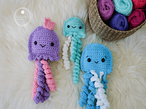 Crochet Ragdoll Jellyfish Pattern by Yarn Hild