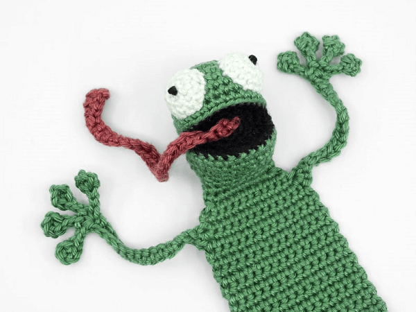 Frog Bookmark Crochet Pattern by Supergurumi Shop