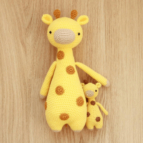 Crochet Amigurumi Giraffe Pattern by Little Bear Crochets