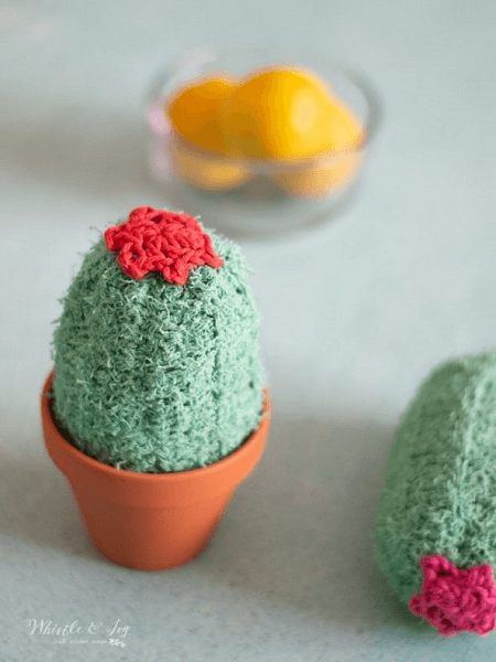 Crochet Cactus Scrubby Pattern by Bethany Dearden