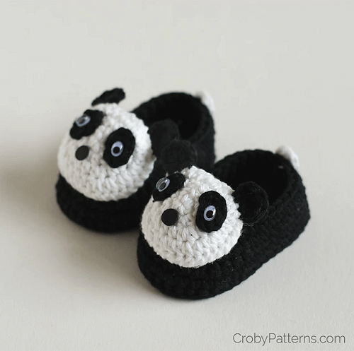 Crochet Panda Baby Booties Pattern by Croby Patterns