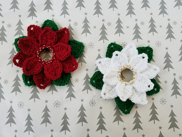 Crochet Upcycled Poinsettias Pattern by Highland Hickory Dsgns