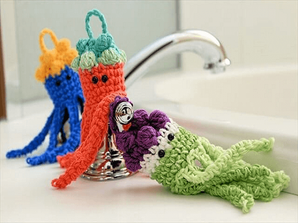 Jellyfish Bath Scrubbies Crochet Pattern by Simply Notable