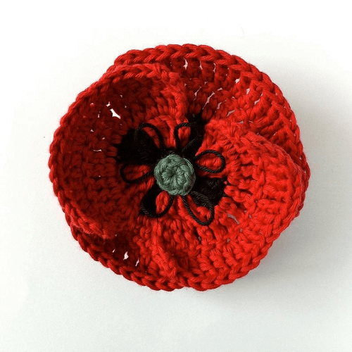 Free poppy crochet pattern: how to crochet a poppy