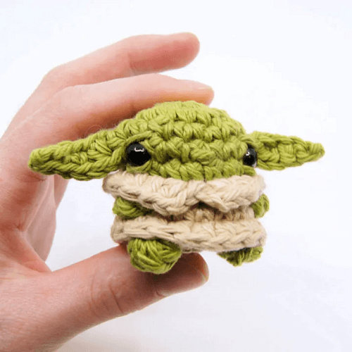 Baby Yoda Amigurumi Pattern by Club Crochet