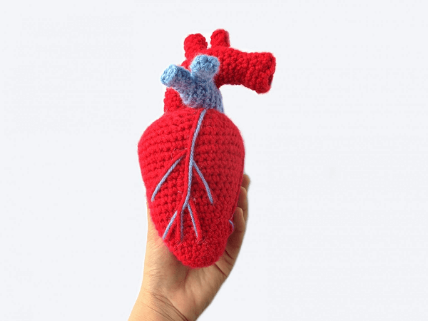 Realistic Crochet Heart Pattern by The Blue Elephants