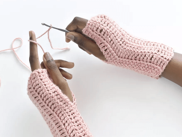 Easy Fingerless Gloves Crochet Pattern by Amy Solovay