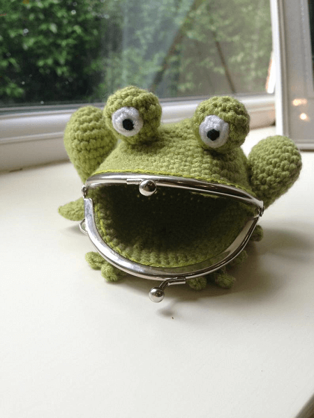 Frog Coin Purse Crochet Pattern by Lau Loves Crochet
