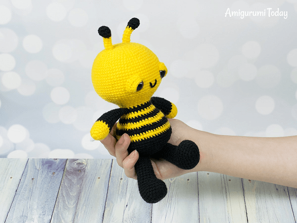 Soft And Dreamy Bee Amigurumi Pattern by Amigurumi Today