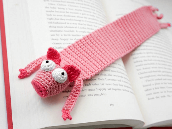 Crochet Pig Bookmark Pattern by Supergurumi Shop