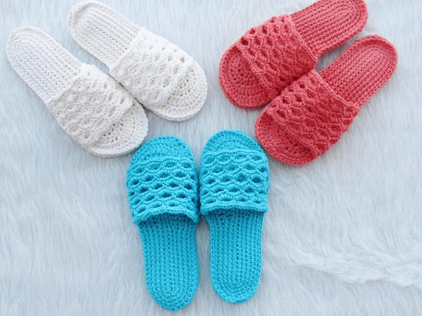 Crochet Woman's Slipper Pattern by Crochet Baby Boutique