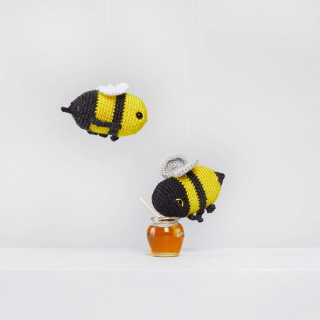 Henry And Honey Bumblebee Crochet Pattern by Red Heart