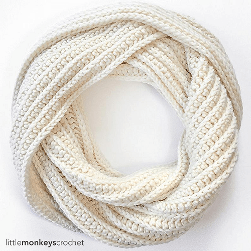 Super Plush Infinity Scarf Crochet Pattern by Little Monkeys Crochet