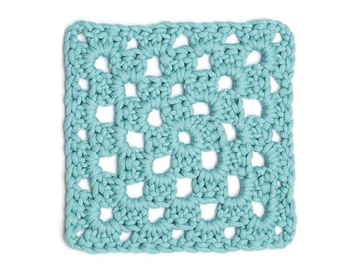 How to Crochet a Granny Square by Bellacococrochet