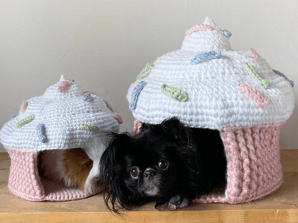 Crochet Cupcake Pet Cave Pattern by Foxalope Fiber Co