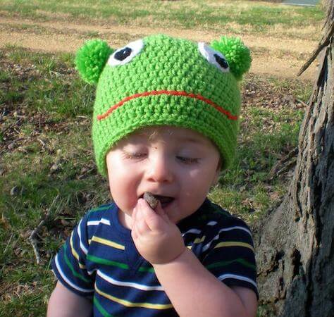 Crochet Ribbit Hat Pattern by Swellamy