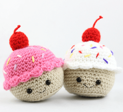 Cupcake Amigurumi Free Crochet Pattern by Stringy Ding Ding