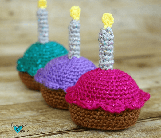 Cupcake Crochet Pattern by Loops And Love Crochet