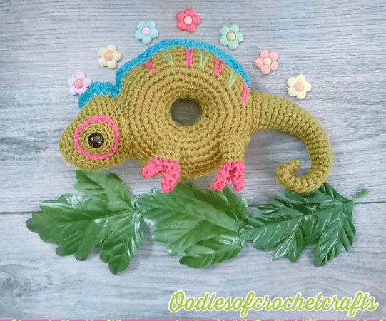 Doughnut Chameleon Crochet Pattern by Oodles Of Crochet