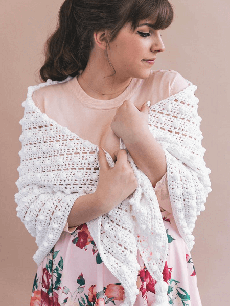Easy Triangle Scarf Crochet Pattern by Sewrella