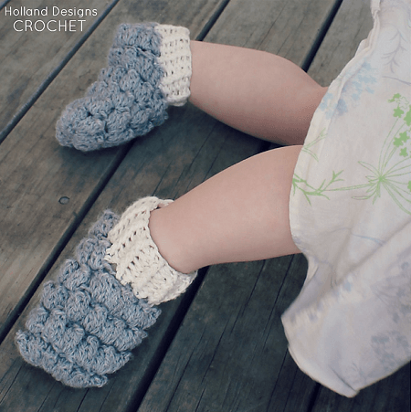 Snuggly Baby Booties Crochet Pattern by Lisa Van Klaveren