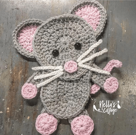 Applique Crochet Mouse Pattern by Nella's Cottage