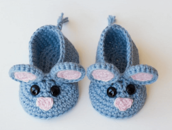 Field Mouse Baby Booties Crochet Pattern by Hopeful Honey