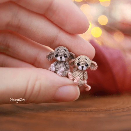 Micro Mouse Crochet Pattern by Nansy Oops