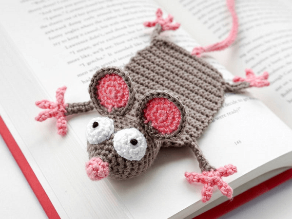 Mouse Bookmark Crochet Pattern by Supergurumi Shop