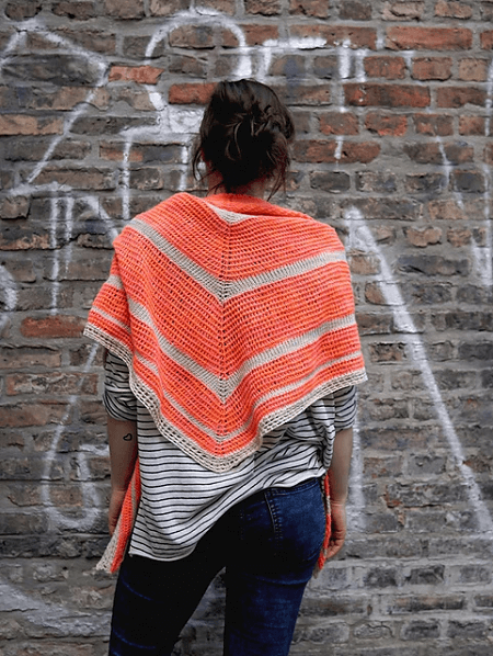 Peaches Triangle Shawl Crochet Pattern by Hakelgold