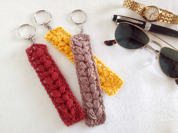 Chain Of Hearts Keychain Crochet Pattern by Kath Baena