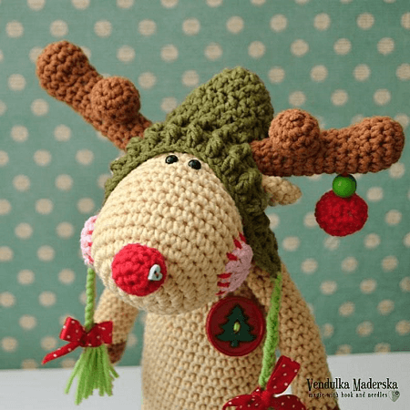 Christmas Crochet Reindeer Pattern by Vendulka M