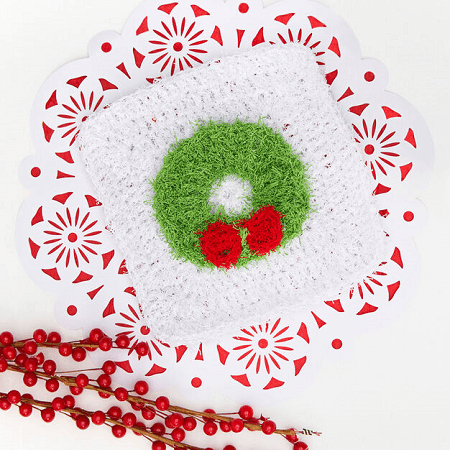Christmas Wreath Dishcloth Crochet Pattern by Red Heart