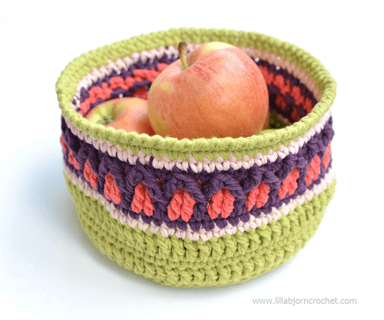 Fall Apple Basket Crochet Pattern by Lilla Bjorn Crochet