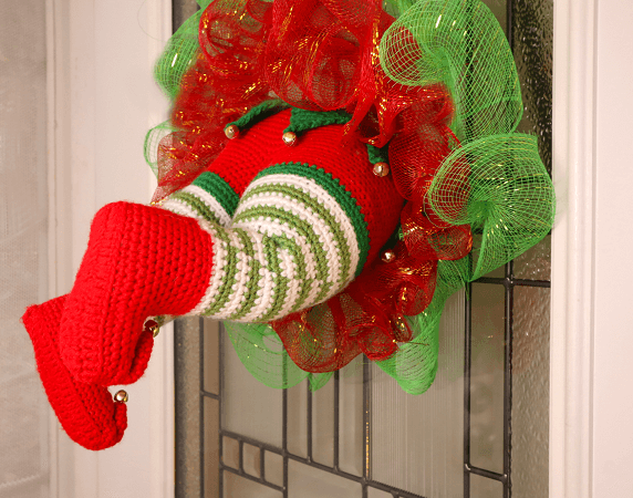 I Got My Elf Stuck Christmas Wreath Crochet Patter by Stringy Ding Ding