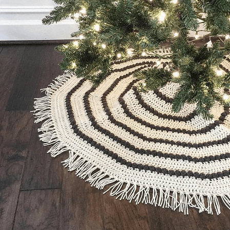Bohoho Tree Skirt Crochet Pattern by Shelli Martinez