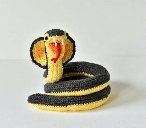 Cobra Snake Crochet Pattern by Vliegende Hollander