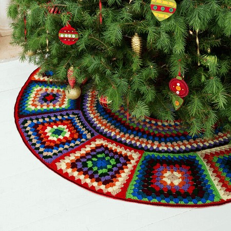 Crochet Granny Tree Skirt Pattern by Red Heart