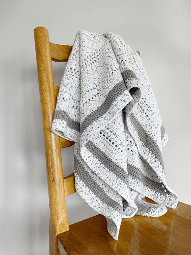 Free Crochet Throw Pattern by Life And Yarn